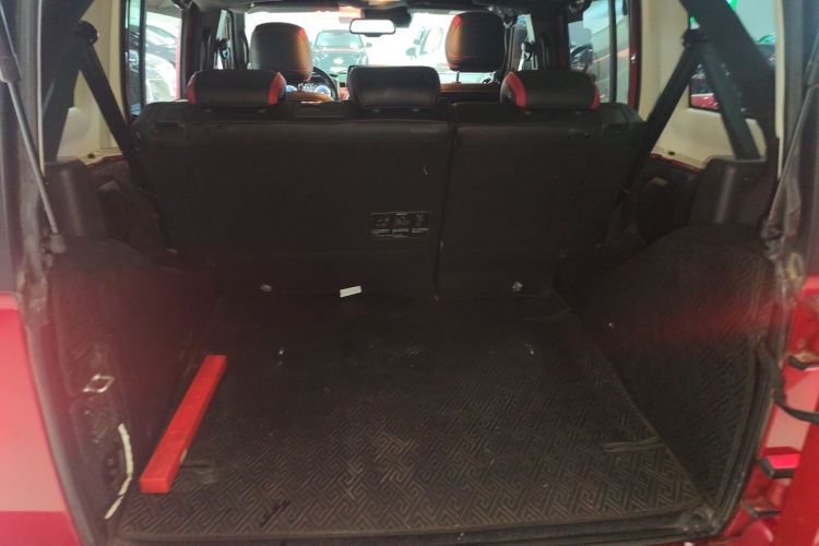 北京BJ40 2019款 PLUS 2.3T 自动四驱旗舰版 国VI机舱底盘23