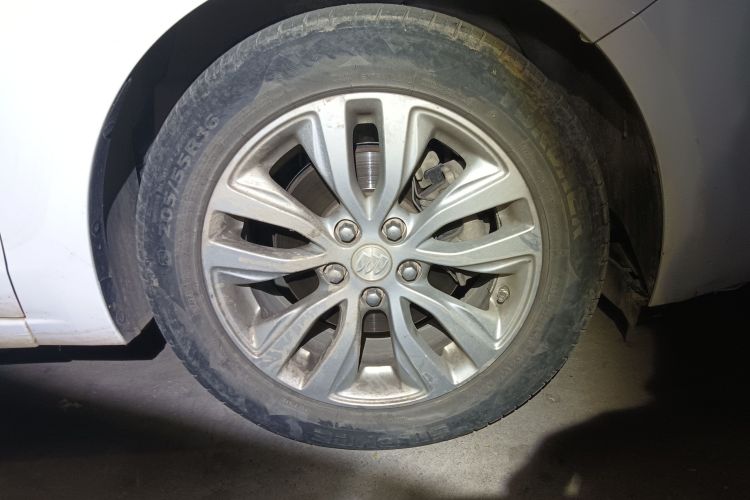 别克 英朗 2018款 15T 双离合精英型 国V车身外观10