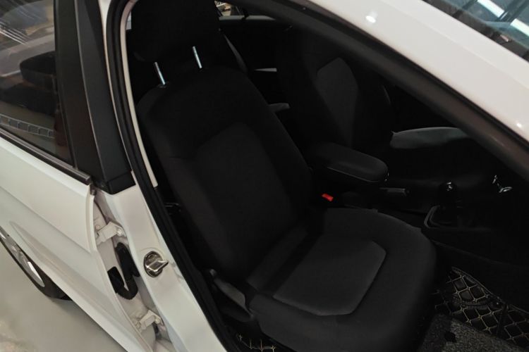 大众 捷达 2019款 梦想版 1.4L 手动时尚型局部细节41