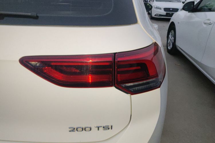 大众 高尔夫 2021款 200TSI DSG车身外观9