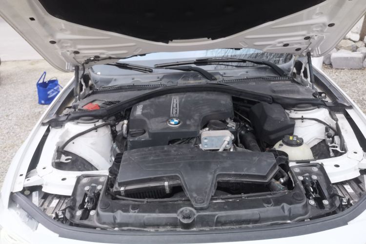 宝马3系 2015款 320Li 时尚型机舱底盘24