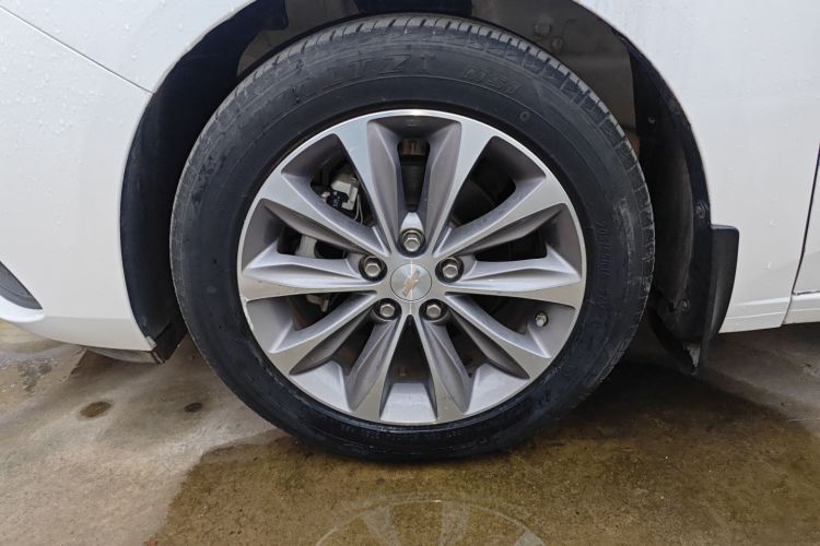 雪佛兰 科鲁泽 2022款 320 自动悦享版车身外观6007