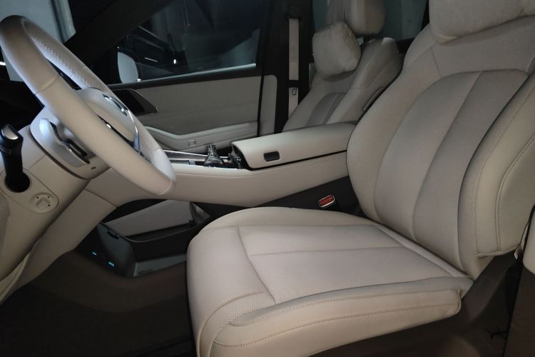 腾势N8L 2025款 旗舰型中控内饰19