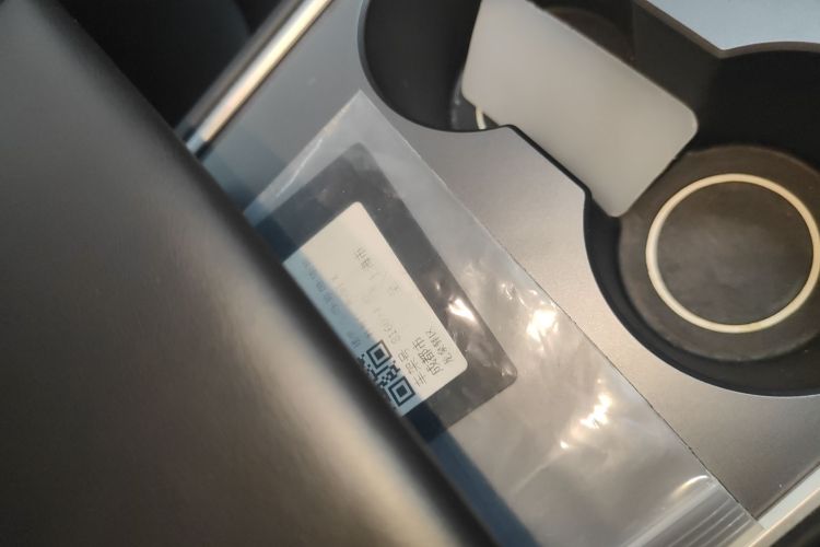 特斯拉 Model Y 2022款 改款 长续航全轮驱动版中控内饰11