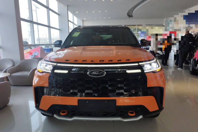 福特 探险者 2024款 2.3T EcoBoost 昆仑巅峰版 7座车身外观2
