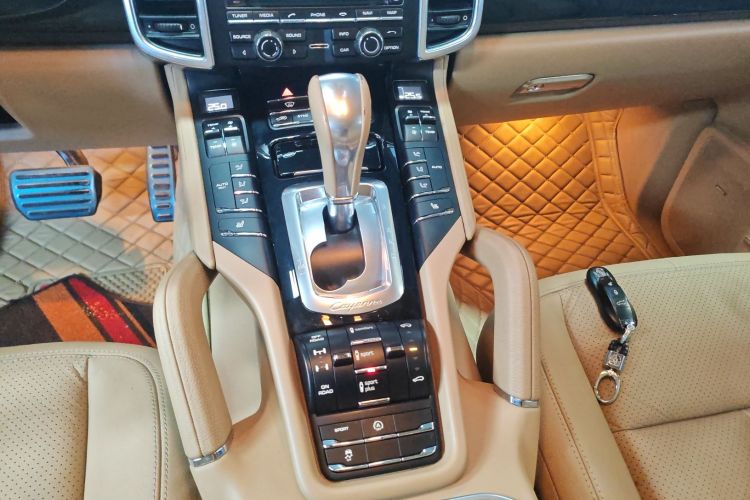 保时捷 2015款 Cayenne 3.0T中控内饰18