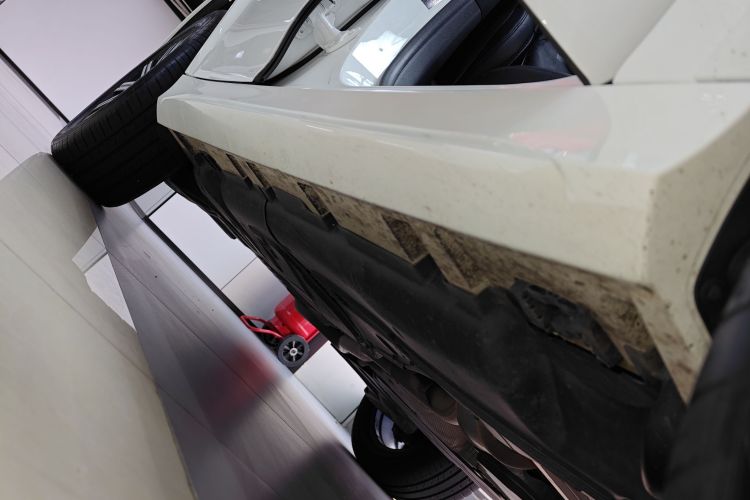 奔驰GLE轿跑 2020款 GLE 350 4MATIC 轿跑SUV 豪华型局部细节9001