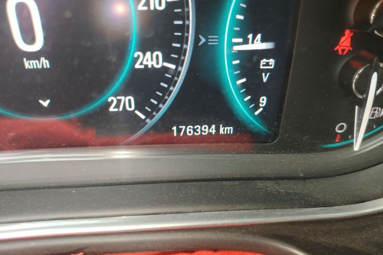 别克 君威 2015款 1.6T 精英技术型中控内饰15