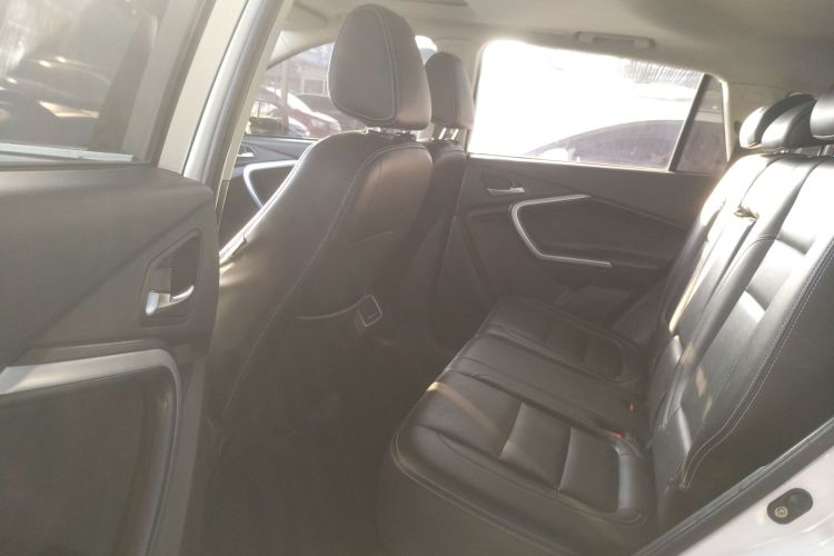 北汽幻速S6 2016款 1.5T 手动领先型中控内饰21