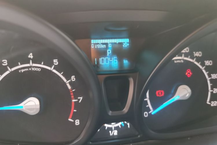 福特 翼搏 2013款 1.5L 自动风尚型中控内饰15