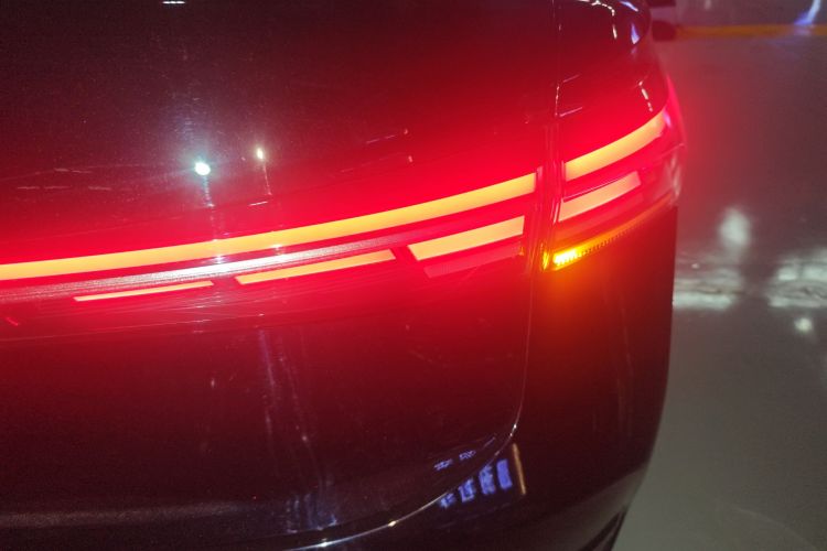 大众 帕萨特 2025款 Pro 380TSI 龙尊版车身外观9