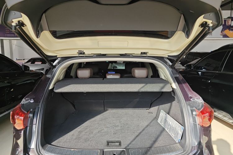 英菲尼迪QX70 2013款 3.7L 标准版机舱底盘23