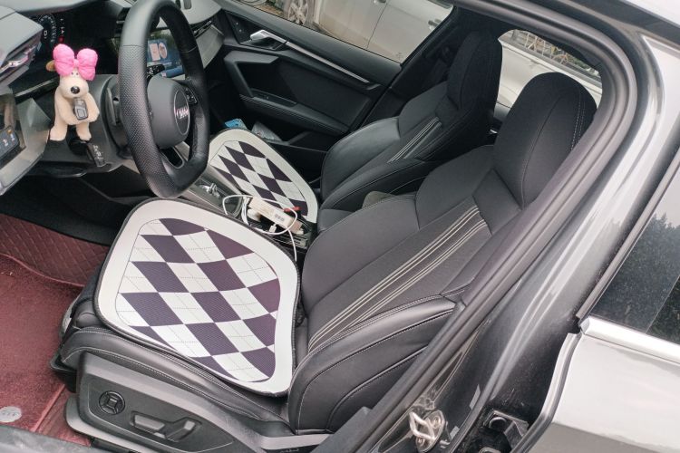 奥迪A3 2024款 A3L Limousine 35 TFSI 时尚运动型中控内饰19