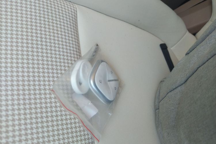 五菱汽车 宏光MINIEV 2025款 四门版 臻享+款中控内饰11