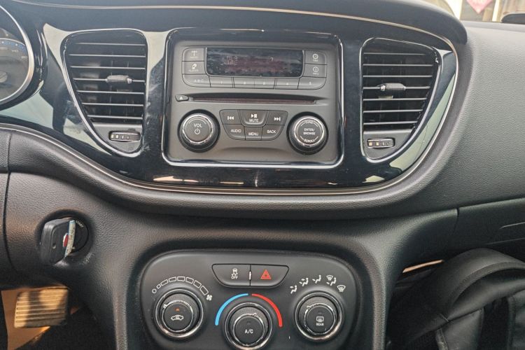 菲亚特 菲翔 2015款 1.4T 自动悦享版中控内饰16