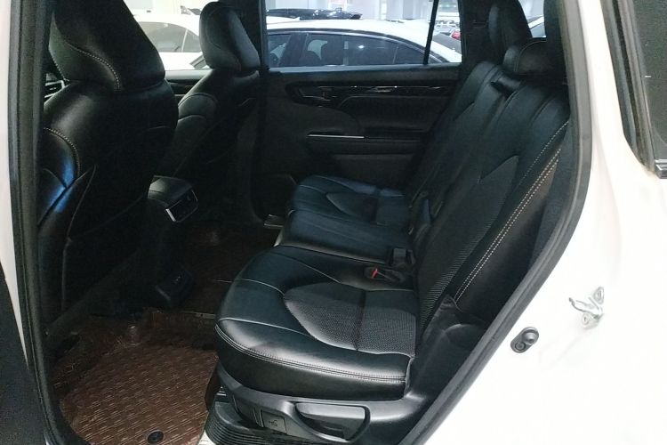 丰田 皇冠陆放 2021款 2.5L HEV四驱精英版中控内饰7004