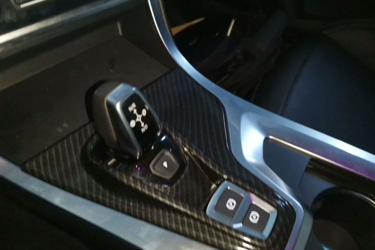 领克01 2017款 2.0T 两驱耀Pro版局部细节18