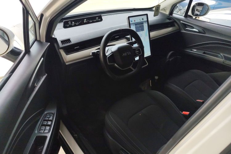 哪吒汽车 哪吒V 2021款 标准续航版升级型中控内饰20