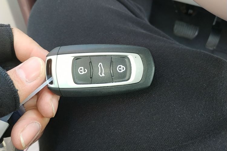 吉利银河 熊猫 2025款 210km 元气熊中控内饰11