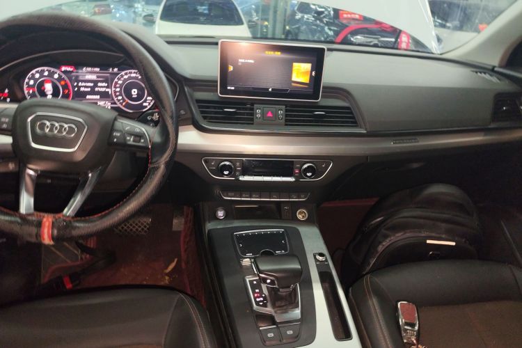 奥迪Q5L 2018款 40 TFSI 荣享时尚型 国VI中控内饰16