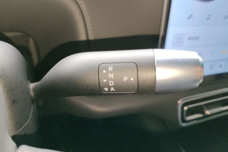 理想汽车 理想L9 2023款 Pro中控内饰18