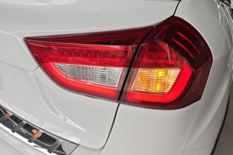 吉利汽车 远景X3 2017款 1.5L 自动尊贵型车身外观6006