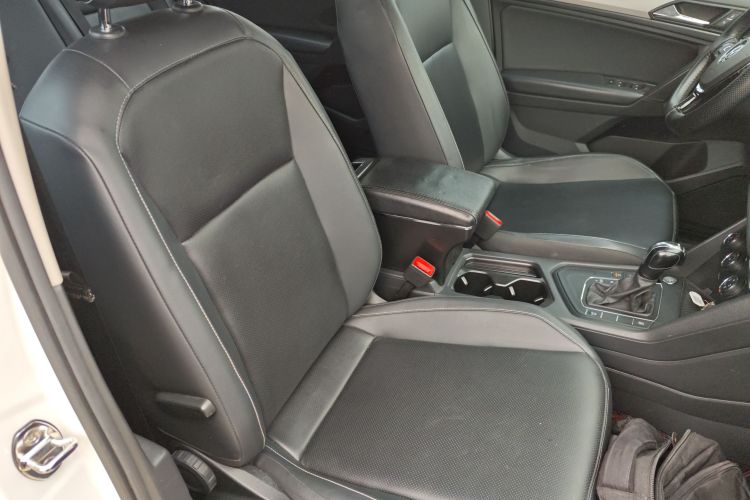 大众 途观L 2018款 330TSI 自动两驱风尚版局部细节41