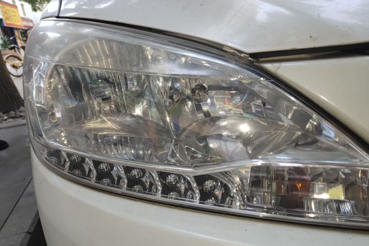 日产 轩逸 2014款 1.6XV CVT尊享版车身外观8