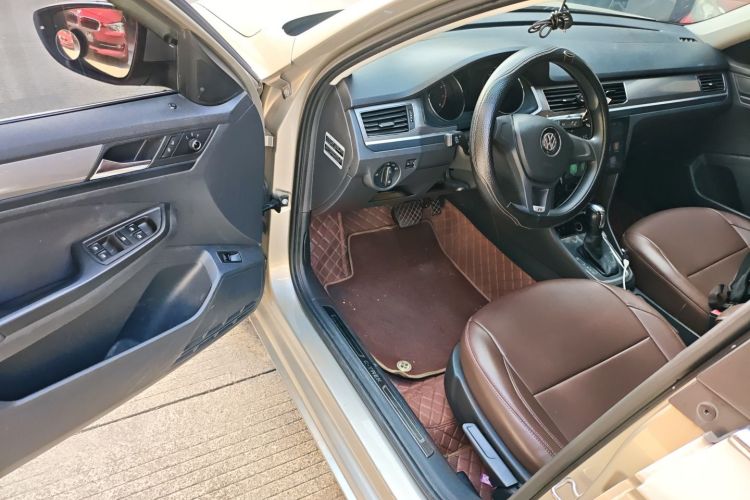 大众 宝来 2017款 1.6L 自动时尚型中控内饰7003