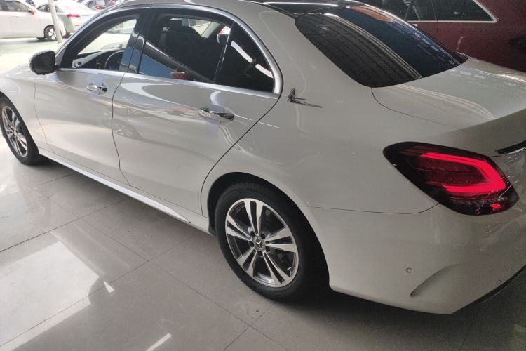 奔驰C级 2021款 C 200 L 时尚型运动版车身外观4