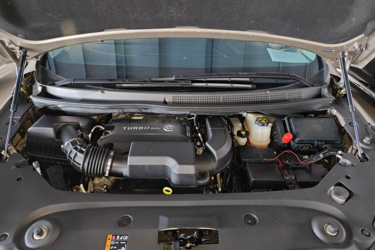 别克GL8 2023款 ES陆尊 舒适型机舱底盘24