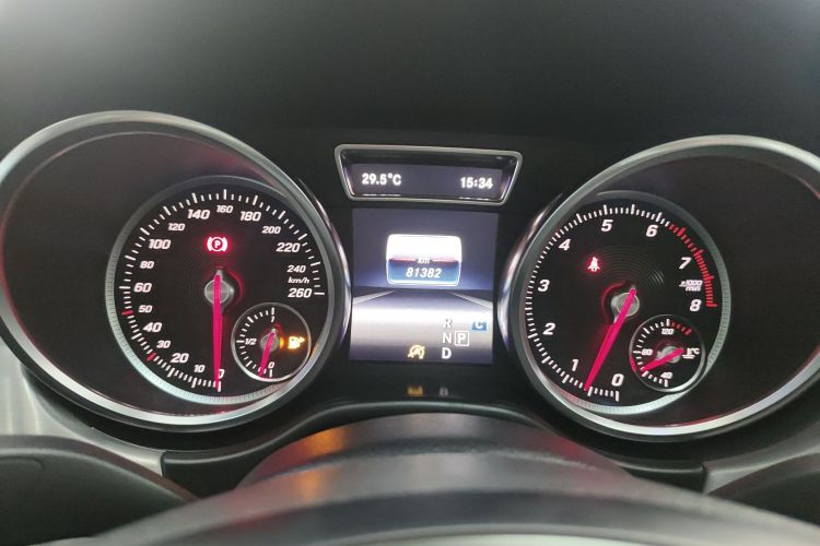 奔驰GLE轿跑 2017款 GLE 320 4MATIC 轿跑SUV中控内饰14