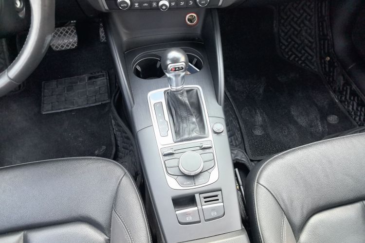 奥迪A3 2015款 Limousine 40 TFSI 自动舒适型中控内饰18