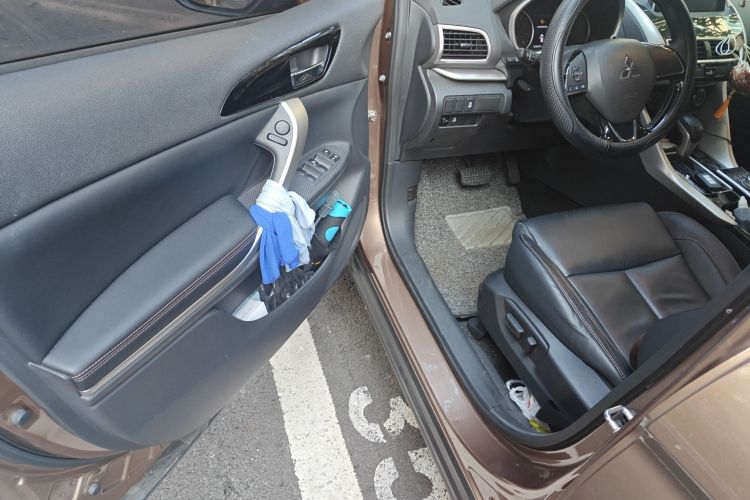 三菱 奕歌 2019款 1.5T CVT两驱梦想版 国VI中控内饰7003