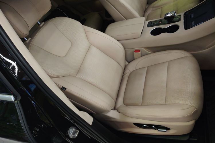 鸿蒙智行 问界M5 2023款 纯电后驱标准版局部细节41