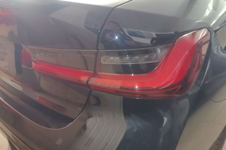 宝马3系 2023款 320Li M运动套装车身外观9