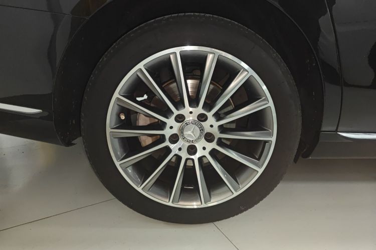 奔驰E级 2017款 E 200 L 4MATIC车身外观6008