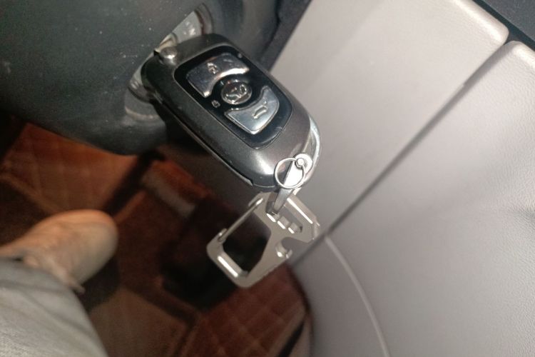 华颂7 2015款 2.0T 自动舒适型中控内饰7001