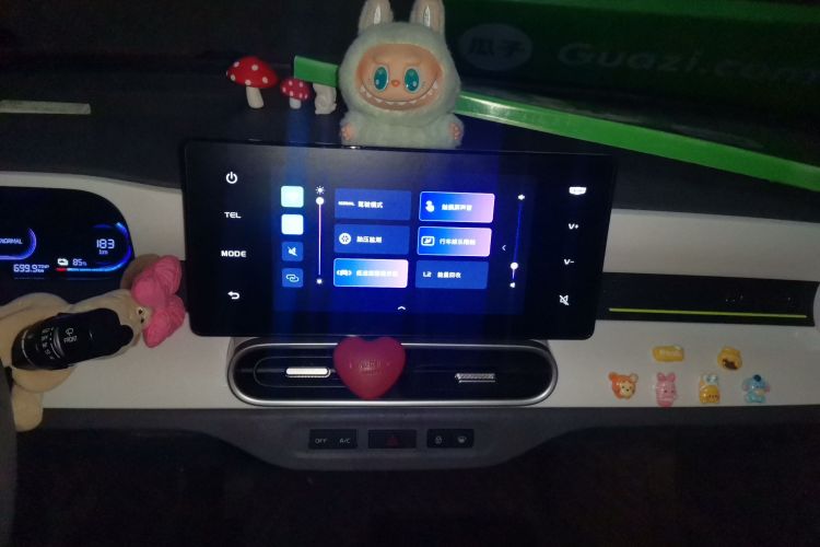 吉利银河 2025款 210km 熊猫骑士中控内饰16