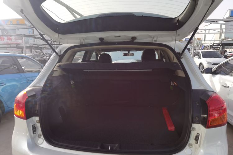 三菱 劲炫ASX 2018款 2.0L CVT两驱尊享版机舱底盘23