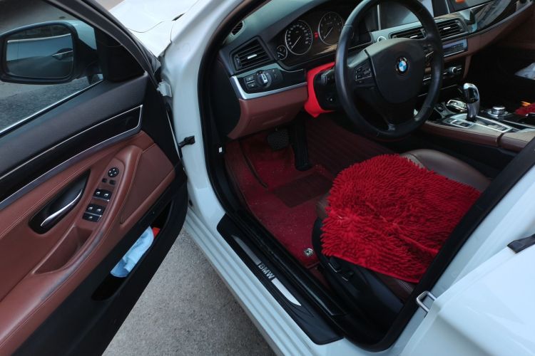 宝马5系 2014款 520Li 典雅型中控内饰20