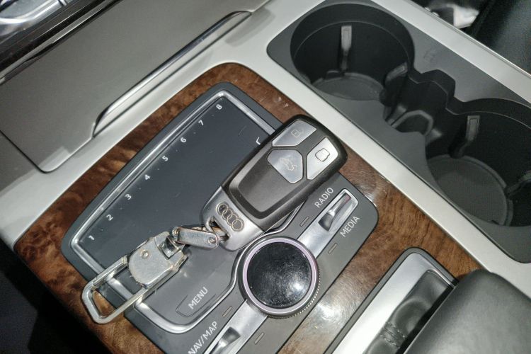 奥迪Q7 2018款 45 TFSI 技术型中控内饰7001