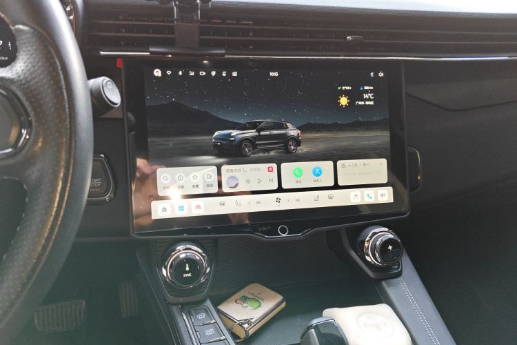 领克01 2023款 2.0TD 四驱暗夜版中控内饰16