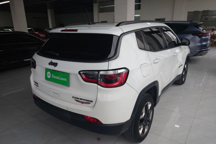 Jeep 指南者 2017款 200TS 自动高性能四驱版车身外观7