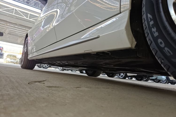 奔驰C级 2020款 改款 C 260 L 运动版局部细节9002