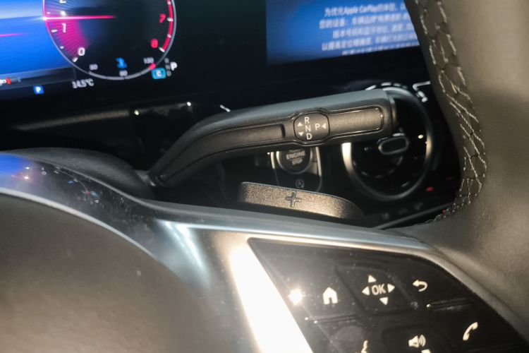 奔驰GLA 2024款 GLA 200中控内饰18