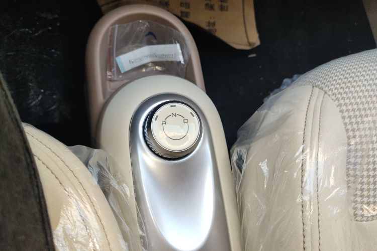 五菱汽车 宏光MINIEV 2025款 四门版 臻享+款中控内饰18