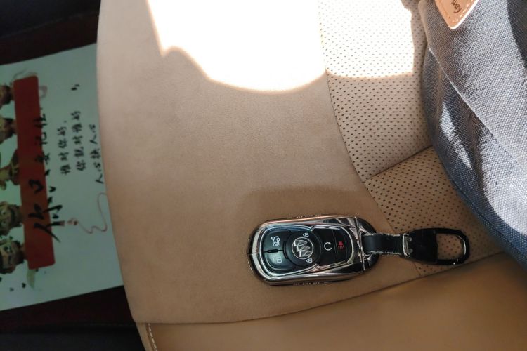 别克 君越 2016款 20T 豪华型中控内饰11