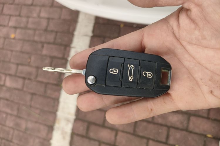 标致408 2016款 1.6T 自动豪华版中控内饰11