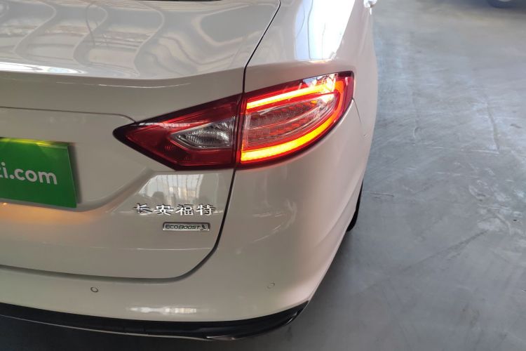 福特 蒙迪欧 2013款 1.5L GTDi180时尚型车身外观9